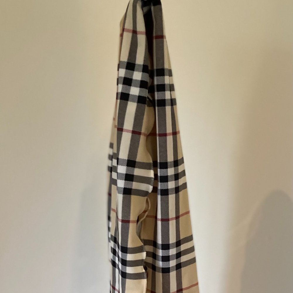 Burberry Nova Check Shoulder Scarf